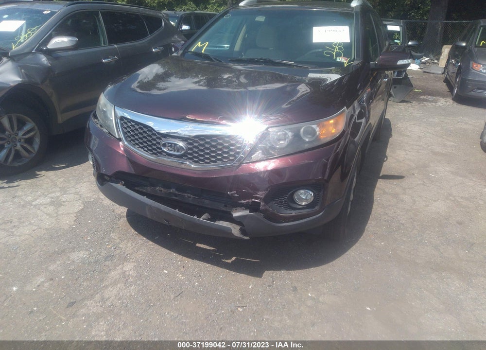 2011 KIA SORENTO LX VIN: 5XYKT4A13BG085119