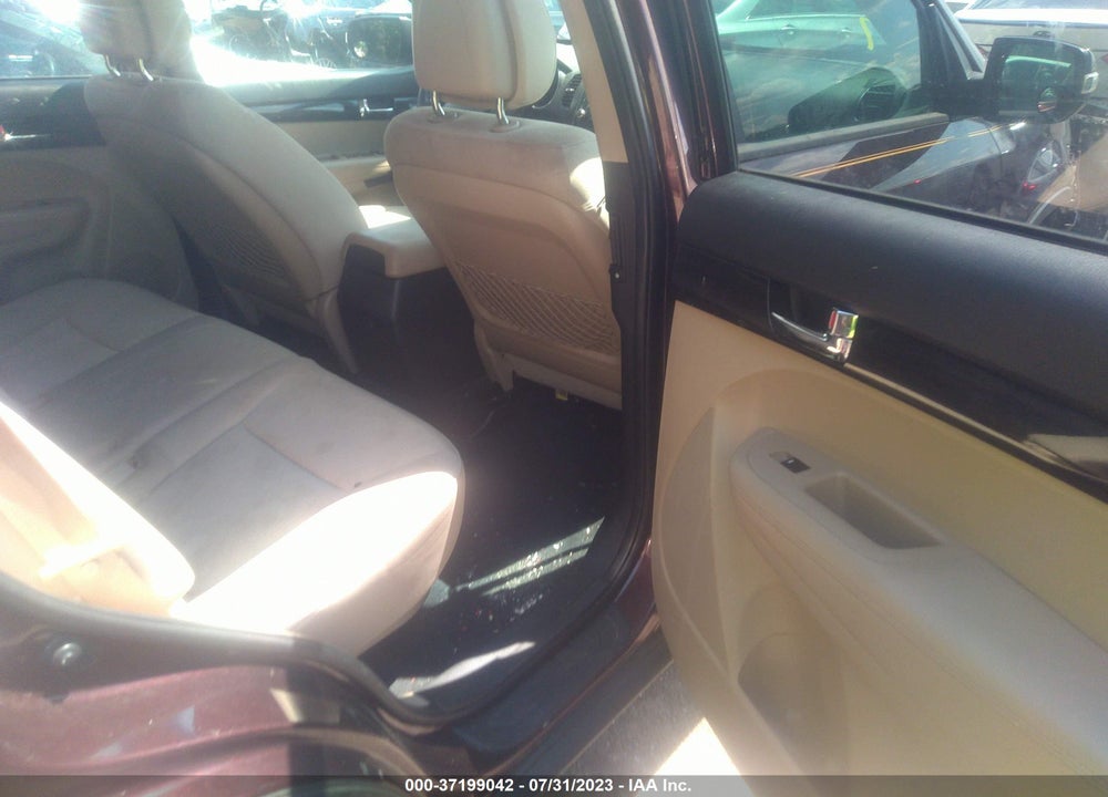 2011 KIA SORENTO LX VIN: 5XYKT4A13BG085119