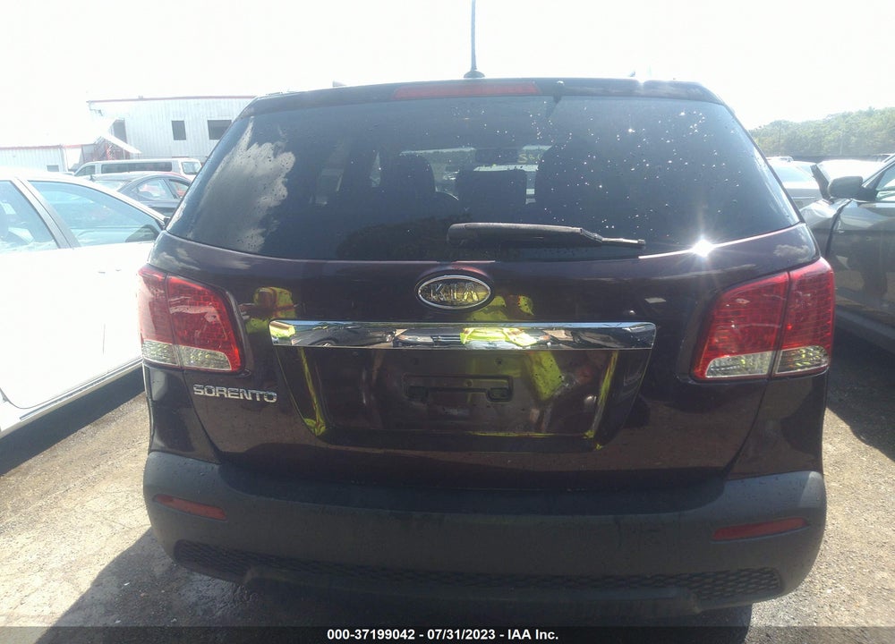 2011 KIA SORENTO LX VIN: 5XYKT4A13BG085119