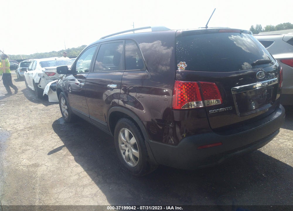 2011 KIA SORENTO LX VIN: 5XYKT4A13BG085119