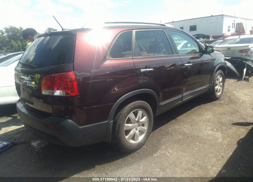 2011 KIA SORENTO LX VIN: 5XYKT4A13BG085119