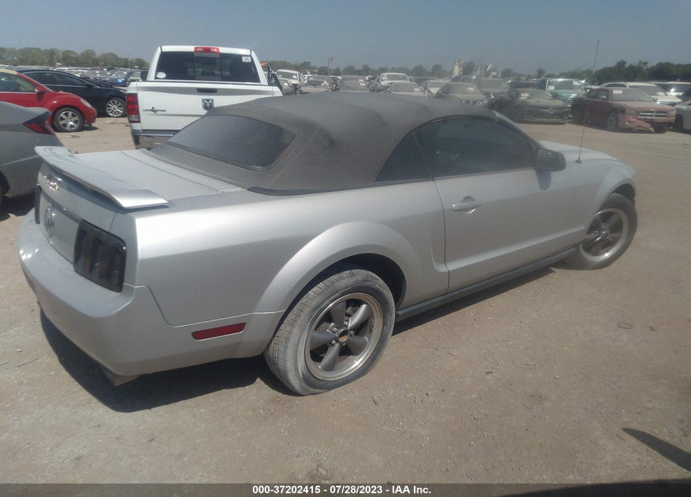 2005 FORD MUSTANG VIN: 1ZVFT84NX55228326
