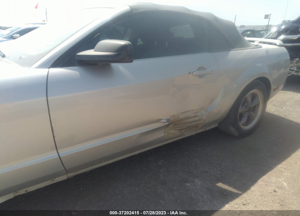 2005 FORD MUSTANG VIN: 1ZVFT84NX55228326