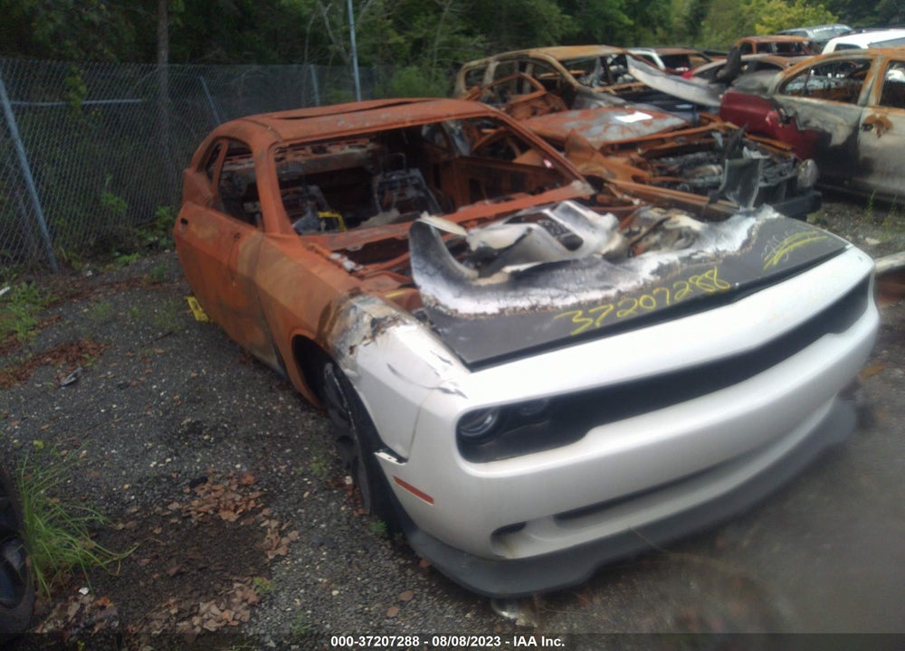 2016 DODGE CHALLENGER SRT HELLCAT VIN: 2C3CDZC91GH274723