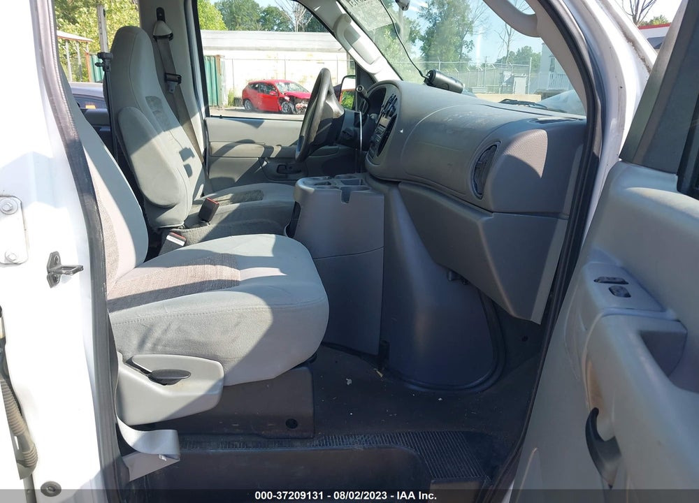 2005 FORD E-350 SUPER DUTY CHATEAU/XLT/XL VIN: 1FBNE31L75HB12552