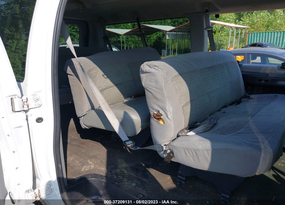 2005 FORD E-350 SUPER DUTY CHATEAU/XLT/XL VIN: 1FBNE31L75HB12552