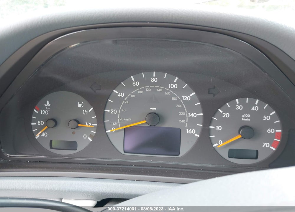 2000 MERCEDES-BENZ CLK 430 VIN: WDBLJ70G2YF142342