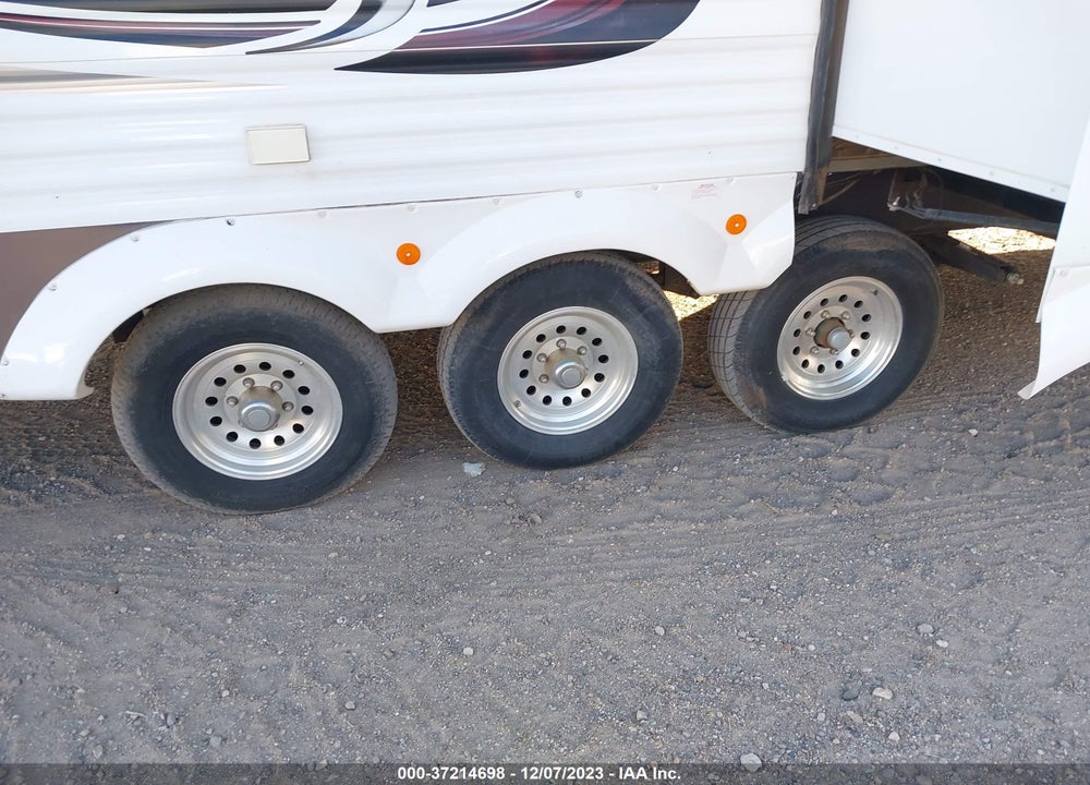 2014 RECREATION BY DESIGN ROYAL TRAVEL 44' VIN: 5CZ300R33E1123709