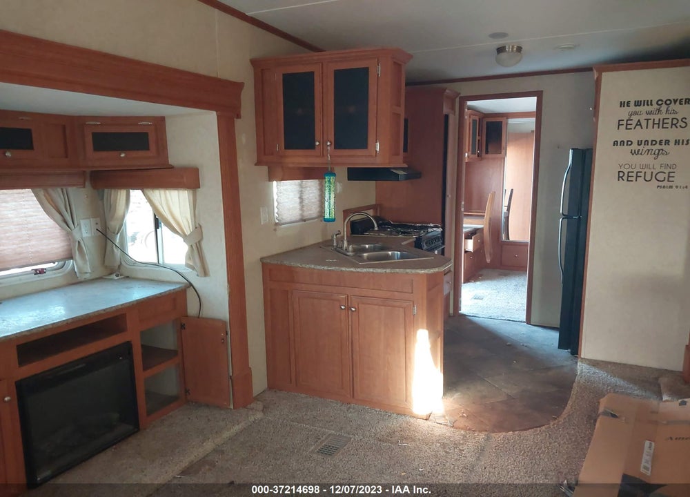 2014 RECREATION BY DESIGN ROYAL TRAVEL 44' VIN: 5CZ300R33E1123709