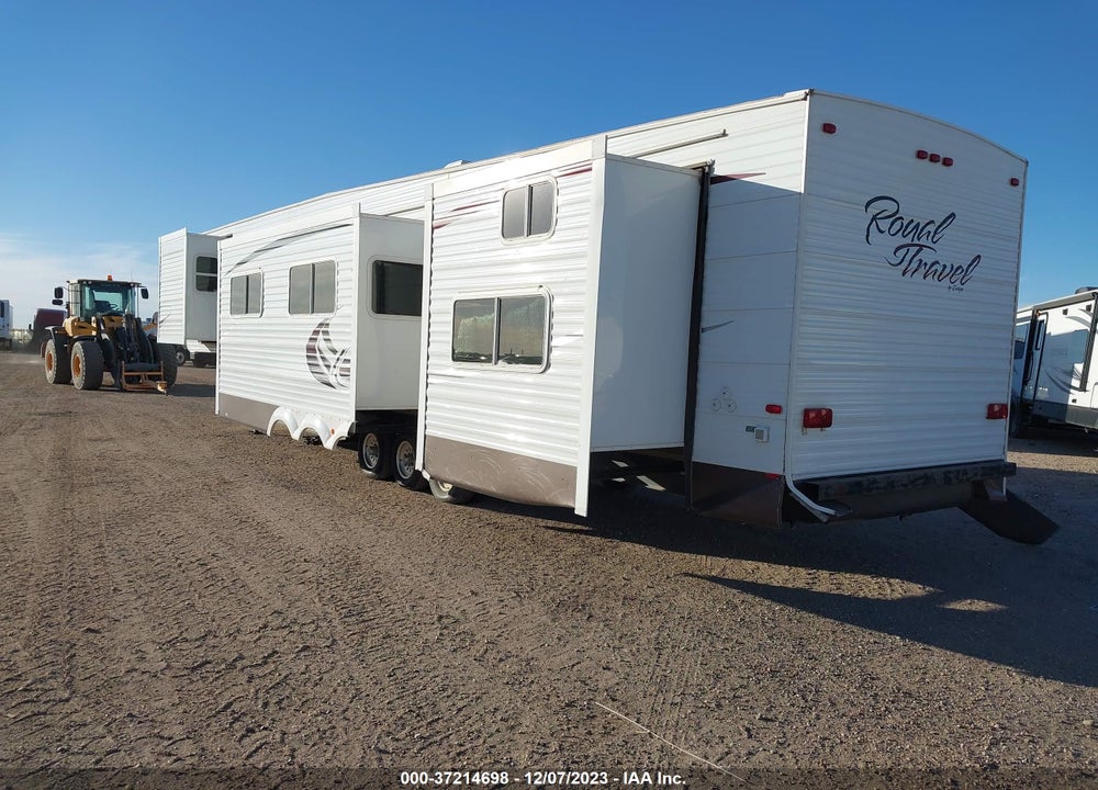 2014 RECREATION BY DESIGN ROYAL TRAVEL 44' VIN: 5CZ300R33E1123709