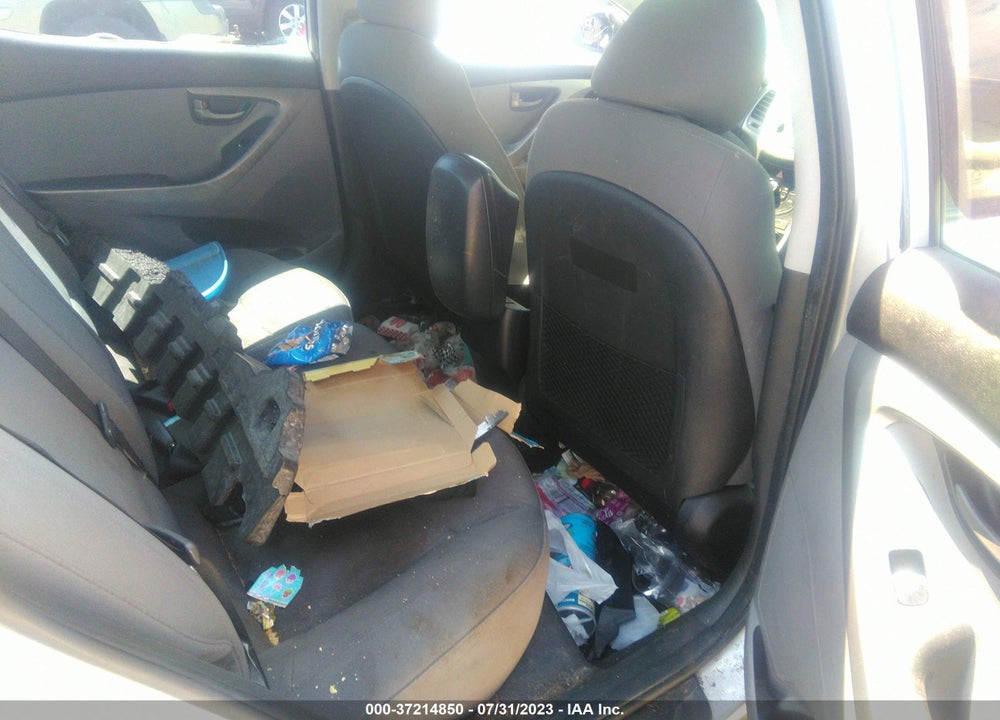 2015 HYUNDAI ELANTRA SE VIN: 5NPDH4AE6FH564050