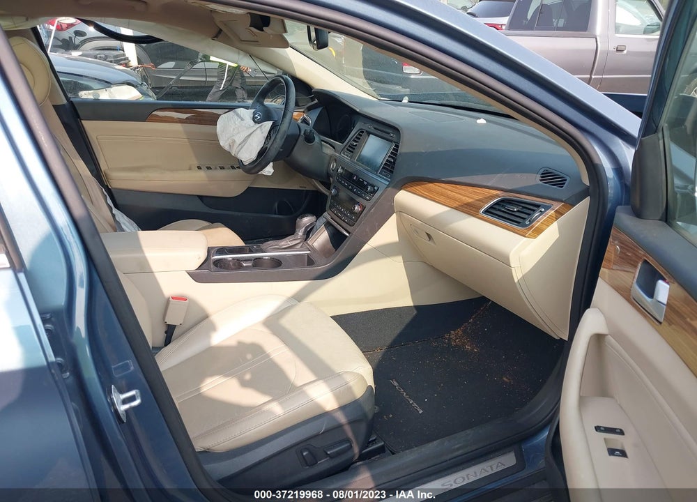 2015 HYUNDAI SONATA LIMITED VIN: 5NPE34AF1FH133711