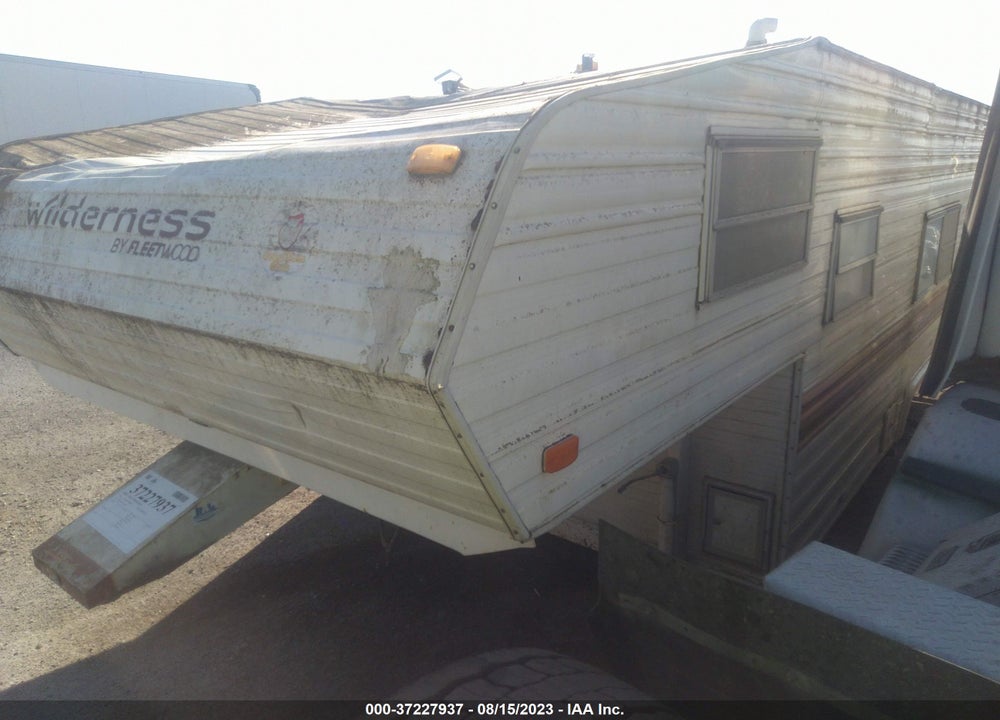 1985 FLEETWOOD WILDERNESS VIN: 1ED6H2427F2343739