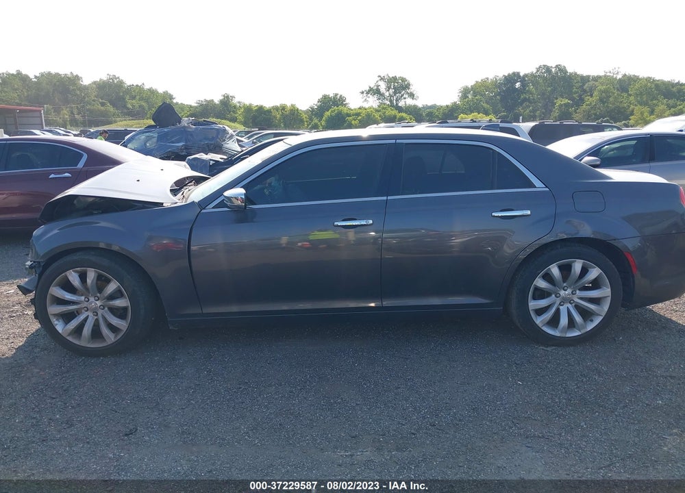 2019 CHRYSLER 300 LIMITED VIN: 2C3CCAEG1KH528438