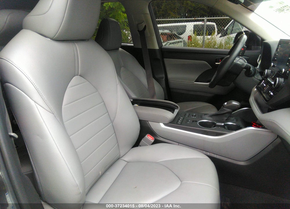 2022 TOYOTA HIGHLANDER XLE VIN: 5TDGZRBH0NS221307