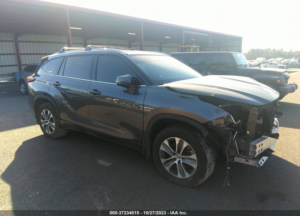 2022 TOYOTA HIGHLANDER XLE VIN: 5TDGZRBH0NS221307