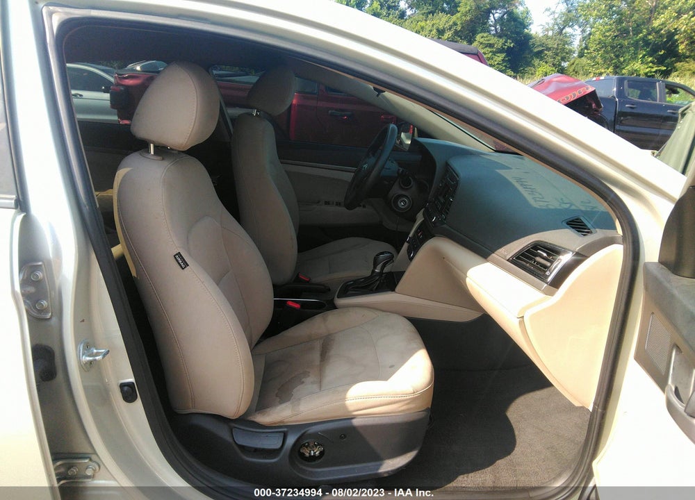 2017 HYUNDAI ELANTRA SE VIN: 5NPD74LF3HH177032