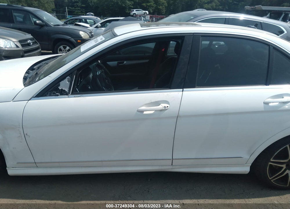 2013 MERCEDES-BENZ C 300 SPORT 4MATIC/LUXURY 4MATIC VIN: WDDGF8AB6DR299240