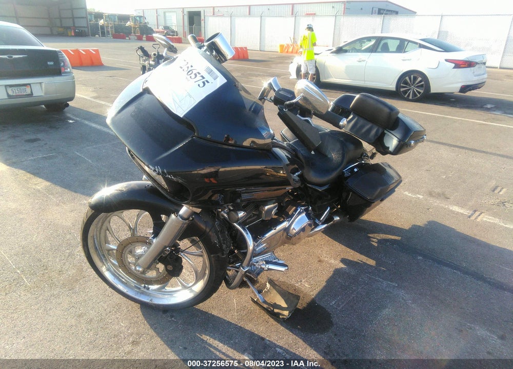 2015 HARLEY-DAVIDSON FLTRX ROAD GLIDE VIN: 1HD1KHM11FB701612