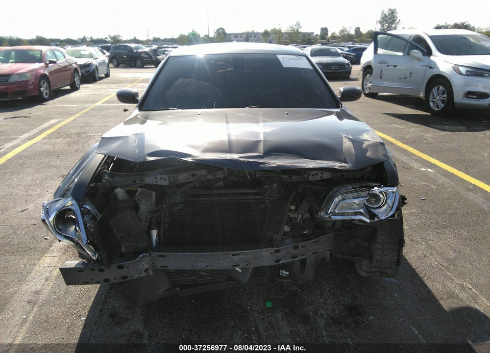 2015 CHRYSLER 300 LIMITED VIN: 2C3CCAAG4FH931650