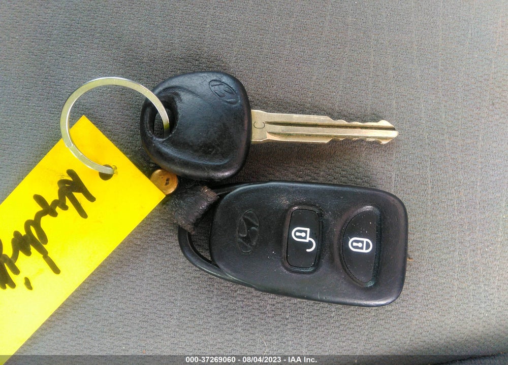 2012 HYUNDAI SANTA FE GLS VIN: 5XYZG3AB1CG108100