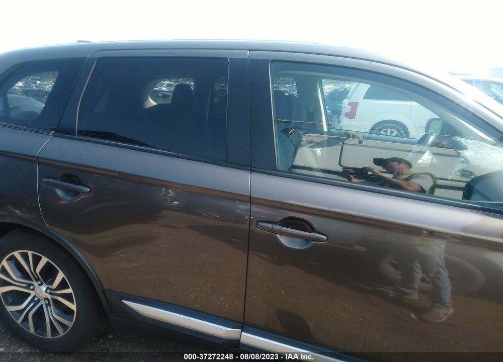 2018 MITSUBISHI OUTLANDER ES VIN: JA4AD2A36JZ002002