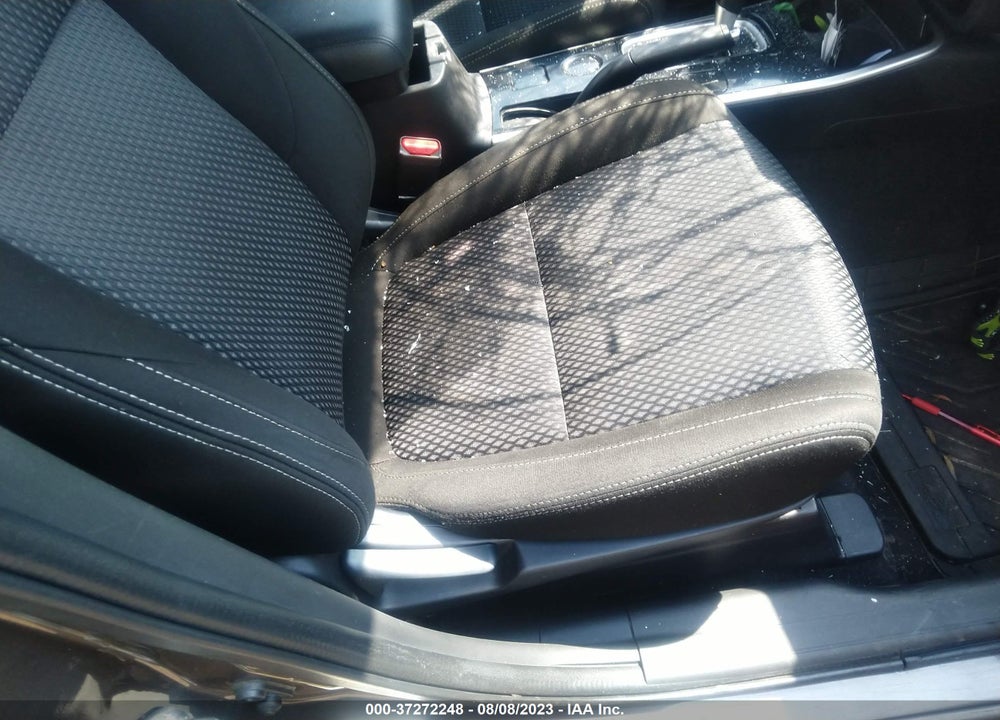 2018 MITSUBISHI OUTLANDER ES VIN: JA4AD2A36JZ002002