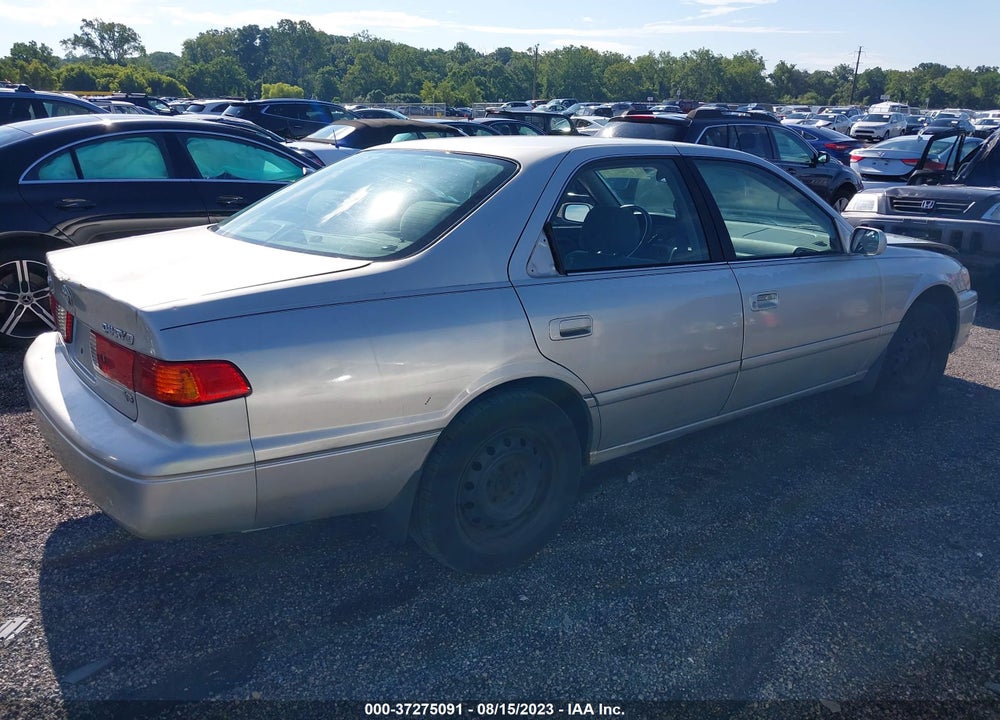 2001 TOYOTA CAMRY XLE/LE VIN: 4T1BF22K71U122362