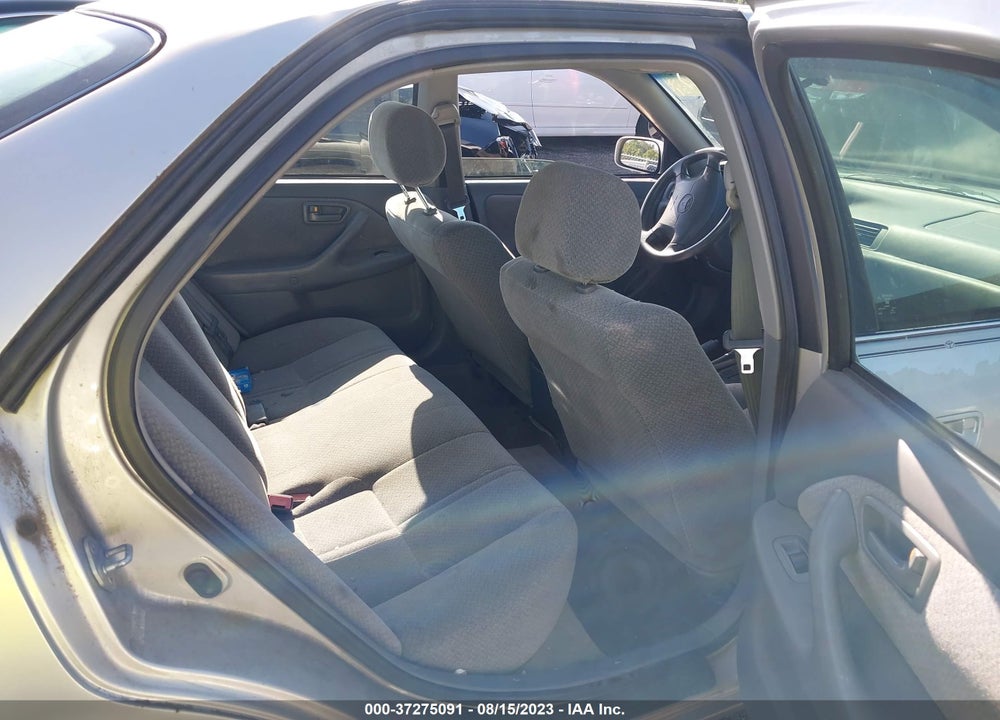 2001 TOYOTA CAMRY XLE/LE VIN: 4T1BF22K71U122362