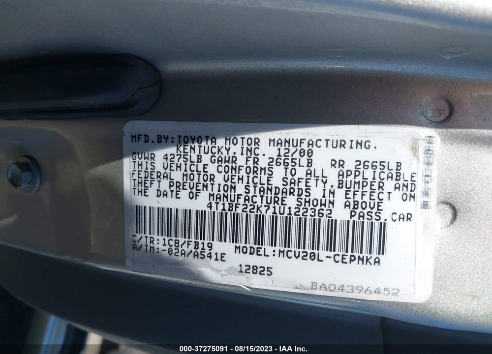 2001 TOYOTA CAMRY XLE/LE VIN: 4T1BF22K71U122362