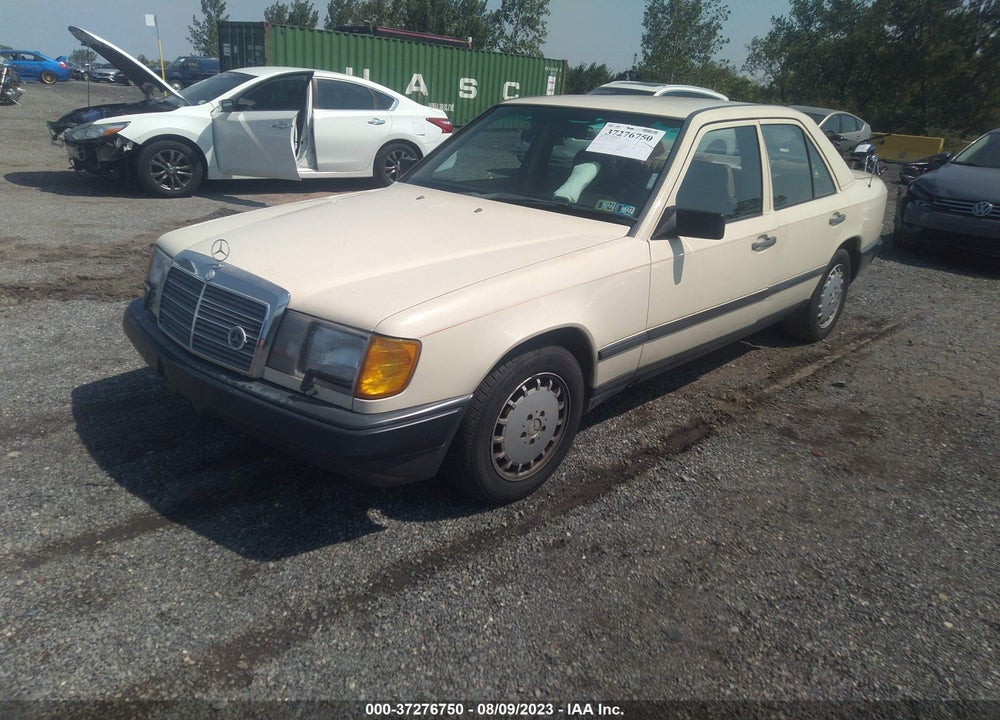 1988 MERCEDES-BENZ 300 E VIN: WDBEA30D1JA669573