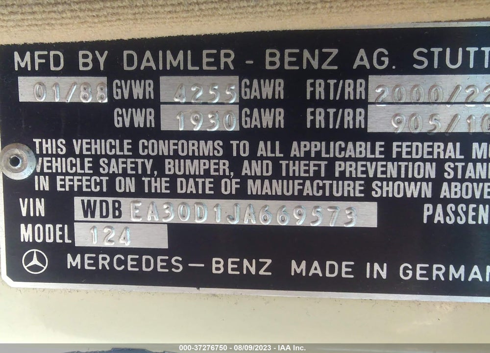 1988 MERCEDES-BENZ 300 E VIN: WDBEA30D1JA669573
