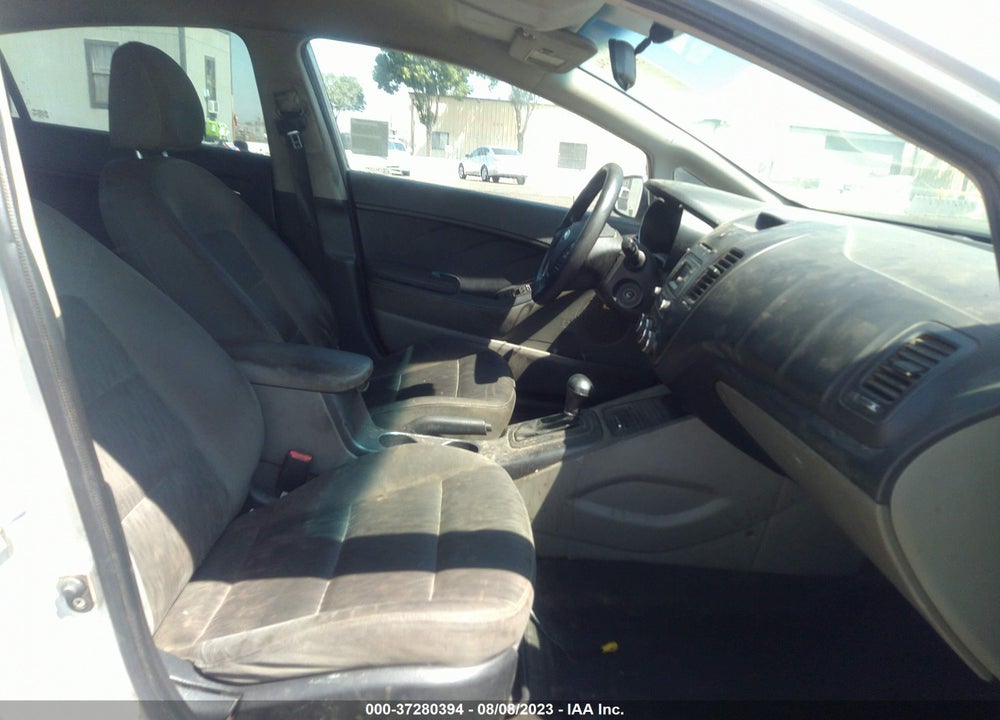 2015 KIA FORTE LX VIN: KNAFK4A65F5339313
