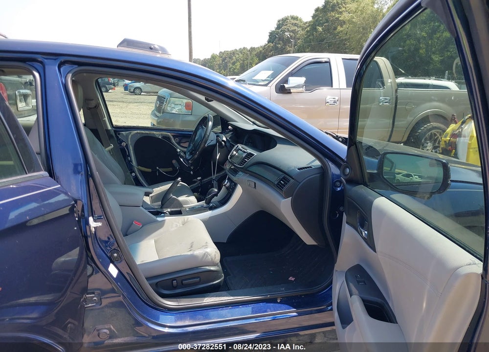2015 HONDA ACCORD EX-L V-6 VIN: 1HGCR3F87FA019635