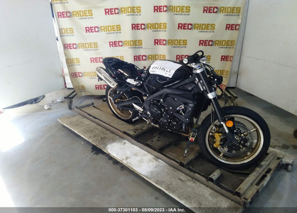 2012 TRIUMPH MOTORCYCLE STREET TRIPLE R VIN: SMTD02NE4CT518831