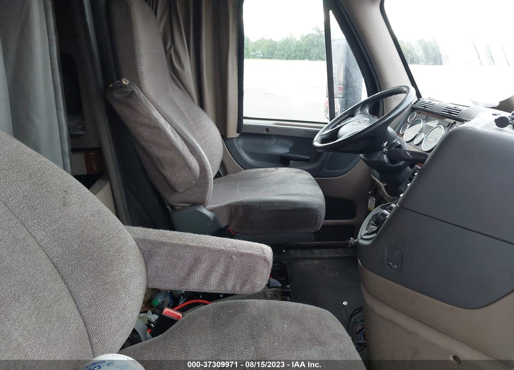 2017 FREIGHTLINER CASCADIA 125 VIN: 3AKJGLDR6HSHV5075