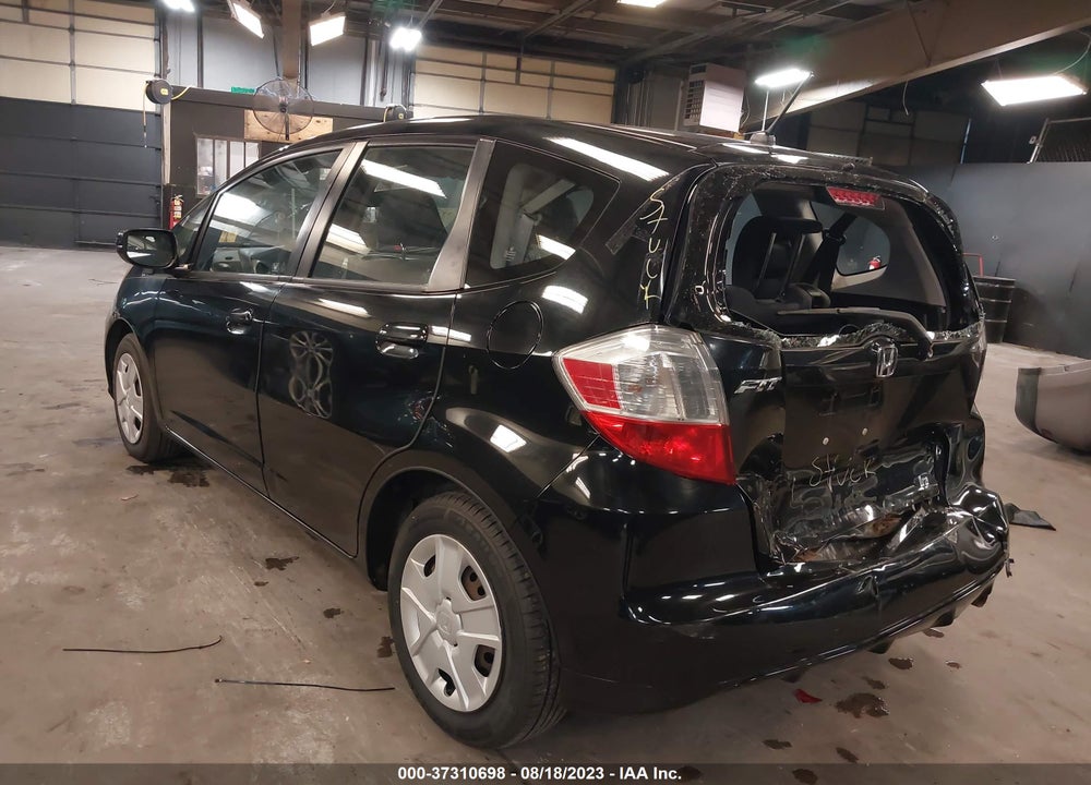 2013 HONDA FIT VIN: JHMGE8H35DC017196