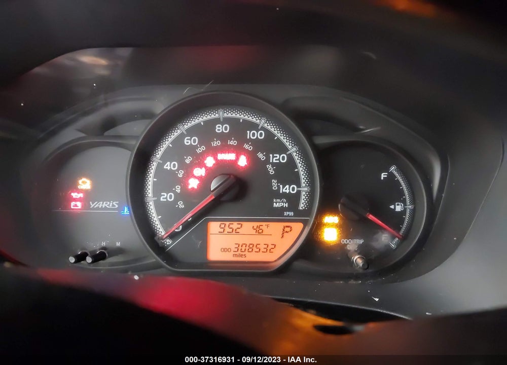 2015 TOYOTA YARIS VIN: VNKKTUD32FA040358