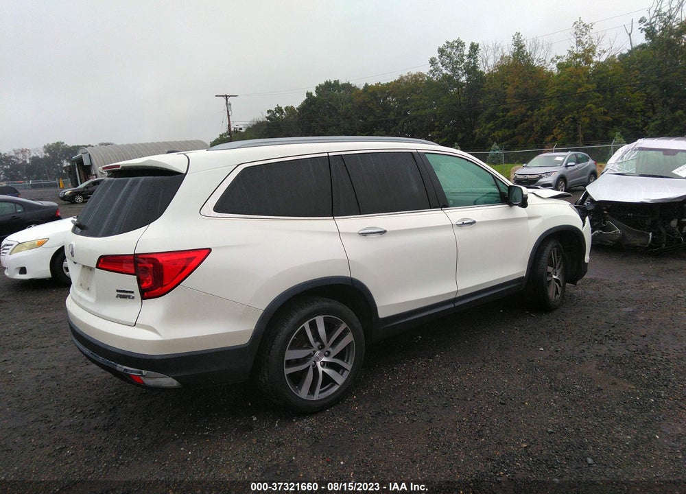 2018 HONDA PILOT TOURING VIN: 5FNYF6H93JB043791