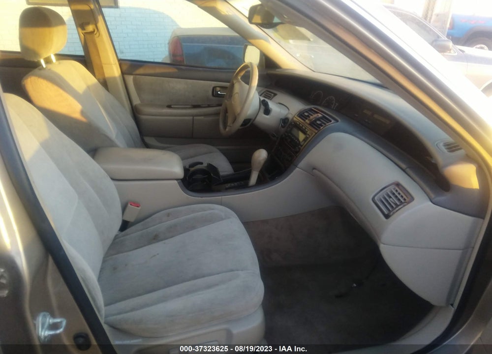 2001 TOYOTA AVALON XL W/BUCKET SEATS VIN: 4T1BF28B11U122123