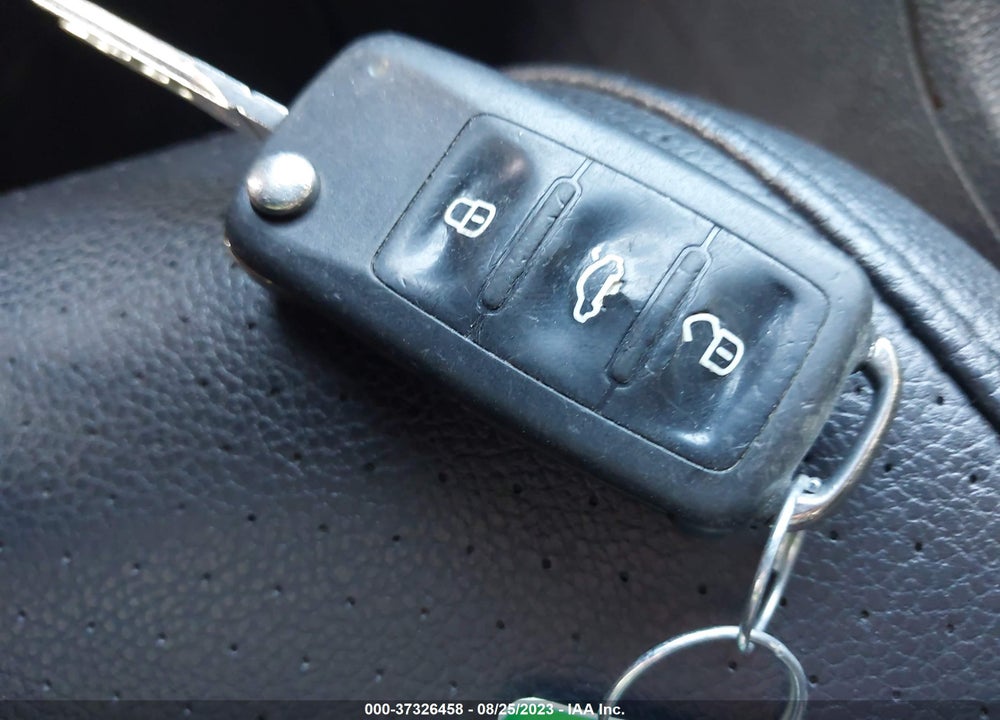 2013 VOLKSWAGEN JETTA 2.5L SE VIN: 3VWDP7AJ6DM244927