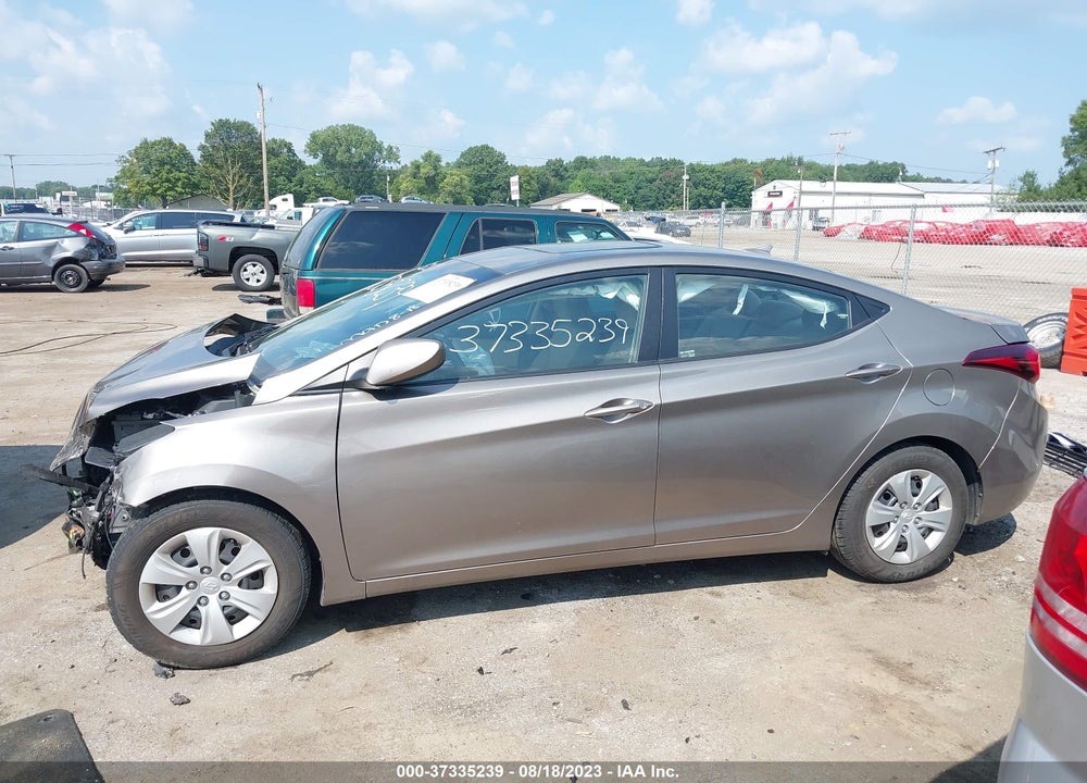 2016 HYUNDAI ELANTRA SE VIN: 5NPDH4AE0GH732136