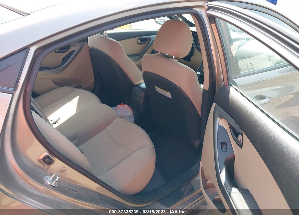 2016 HYUNDAI ELANTRA SE VIN: 5NPDH4AE0GH732136