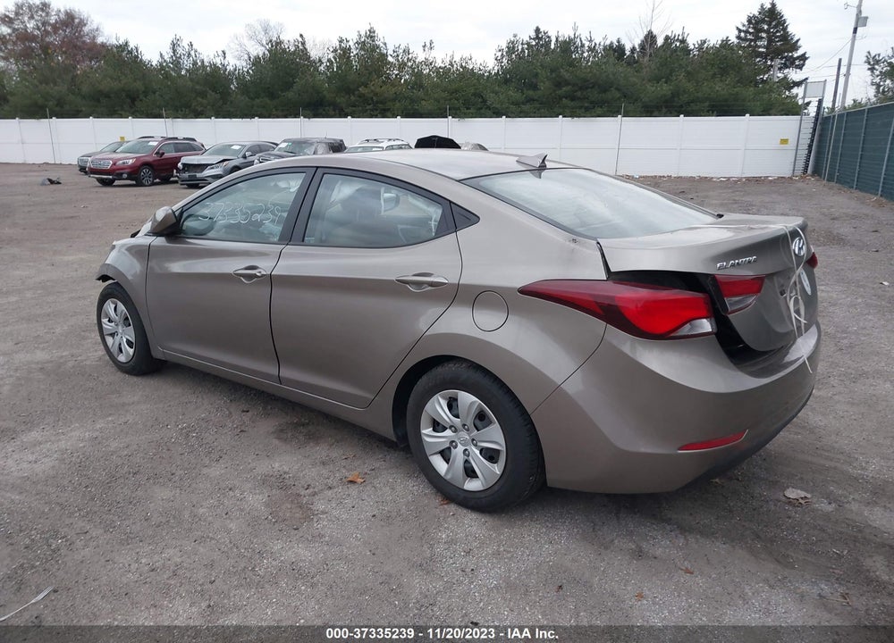 2016 HYUNDAI ELANTRA SE VIN: 5NPDH4AE0GH732136