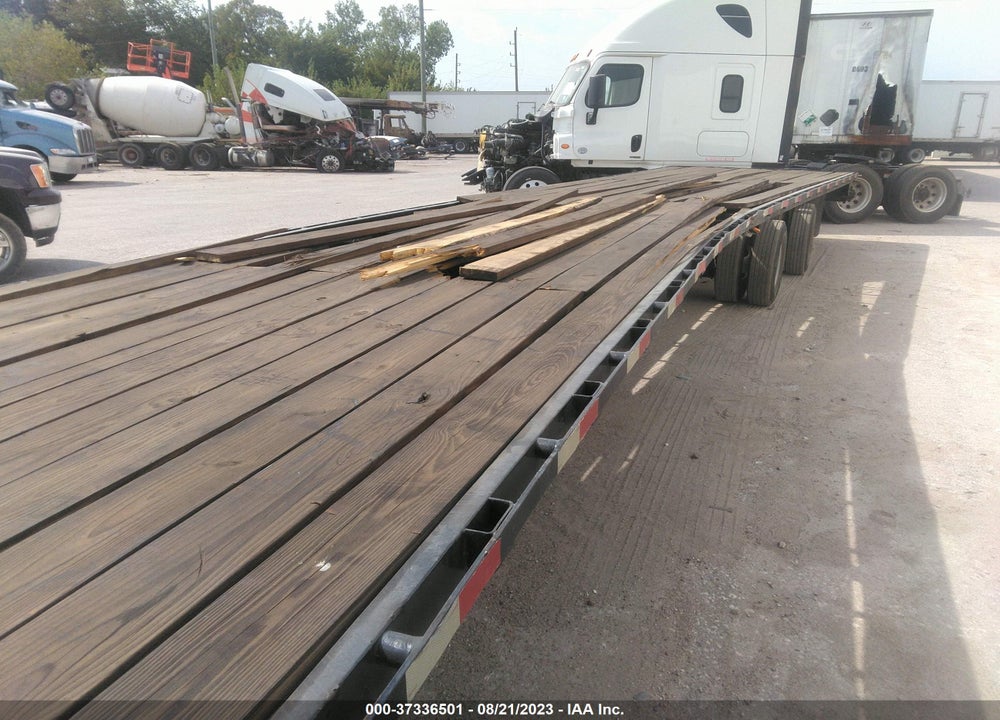 2008 TRAILER LAMAR VIN: 5RVGN40268M000345