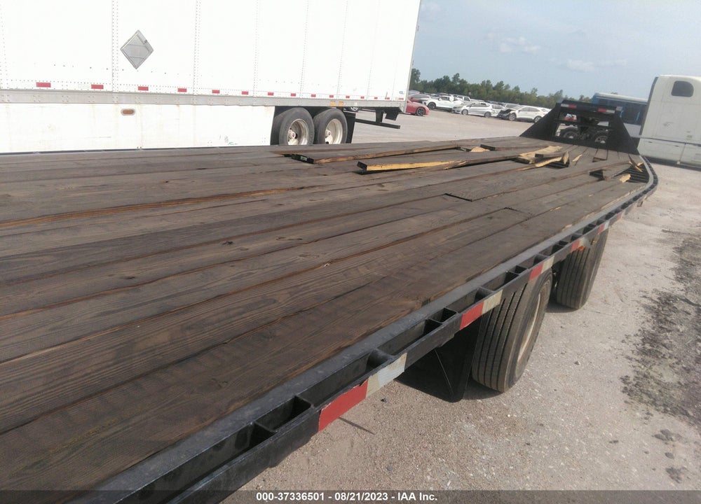 2008 TRAILER LAMAR VIN: 5RVGN40268M000345