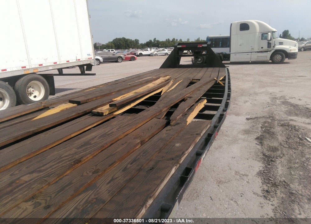 2008 TRAILER LAMAR VIN: 5RVGN40268M000345