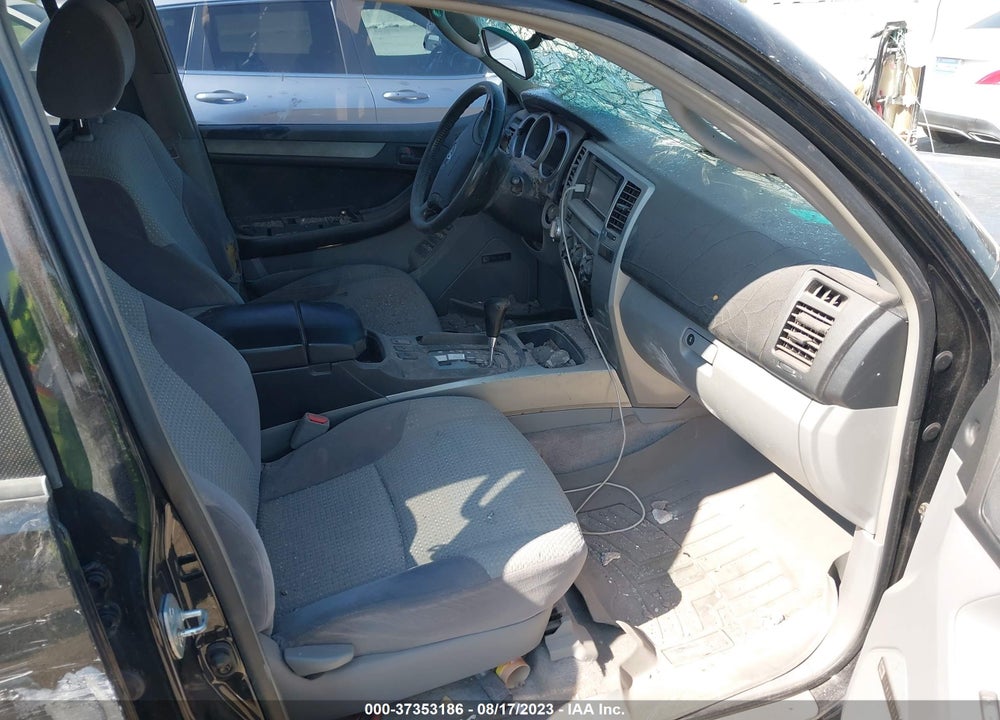 2004 TOYOTA 4RUNNER SR5 V8 VIN: JTEBT14R640038235