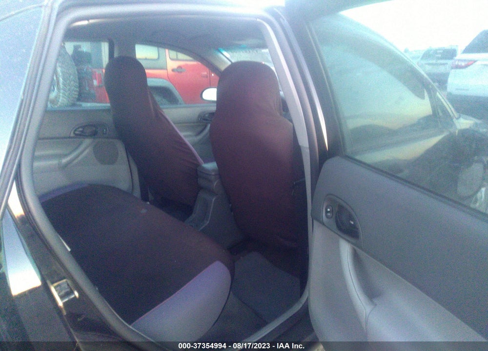 2005 FORD FOCUS ZX4 VIN: 1FAFP34N55W188893