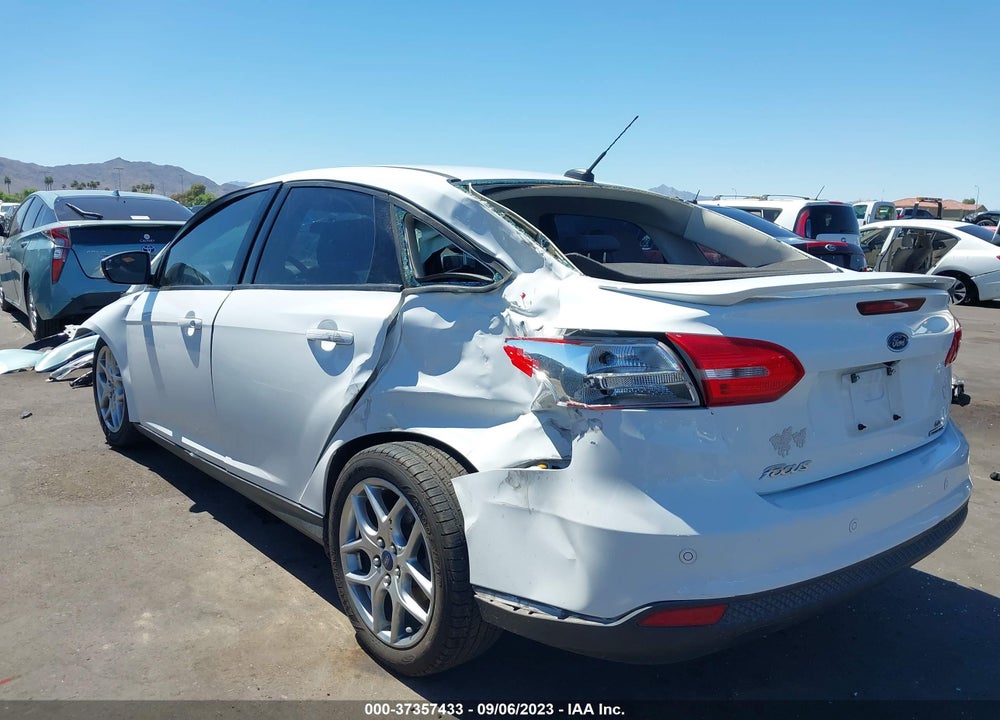2015 FORD FOCUS SE VIN: 1FADP3F29FL386051